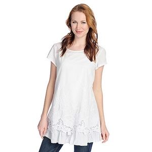 NWOT. Medium  Tiered Hem Split Back Blouse